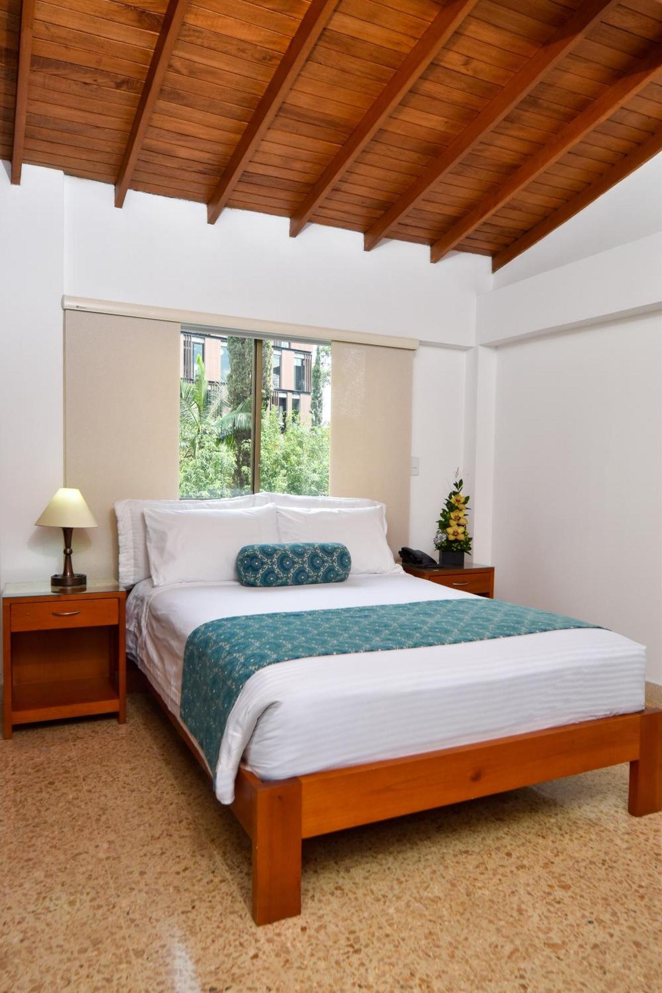 La Campana Hotel Boutique Медельин Экстерьер фото