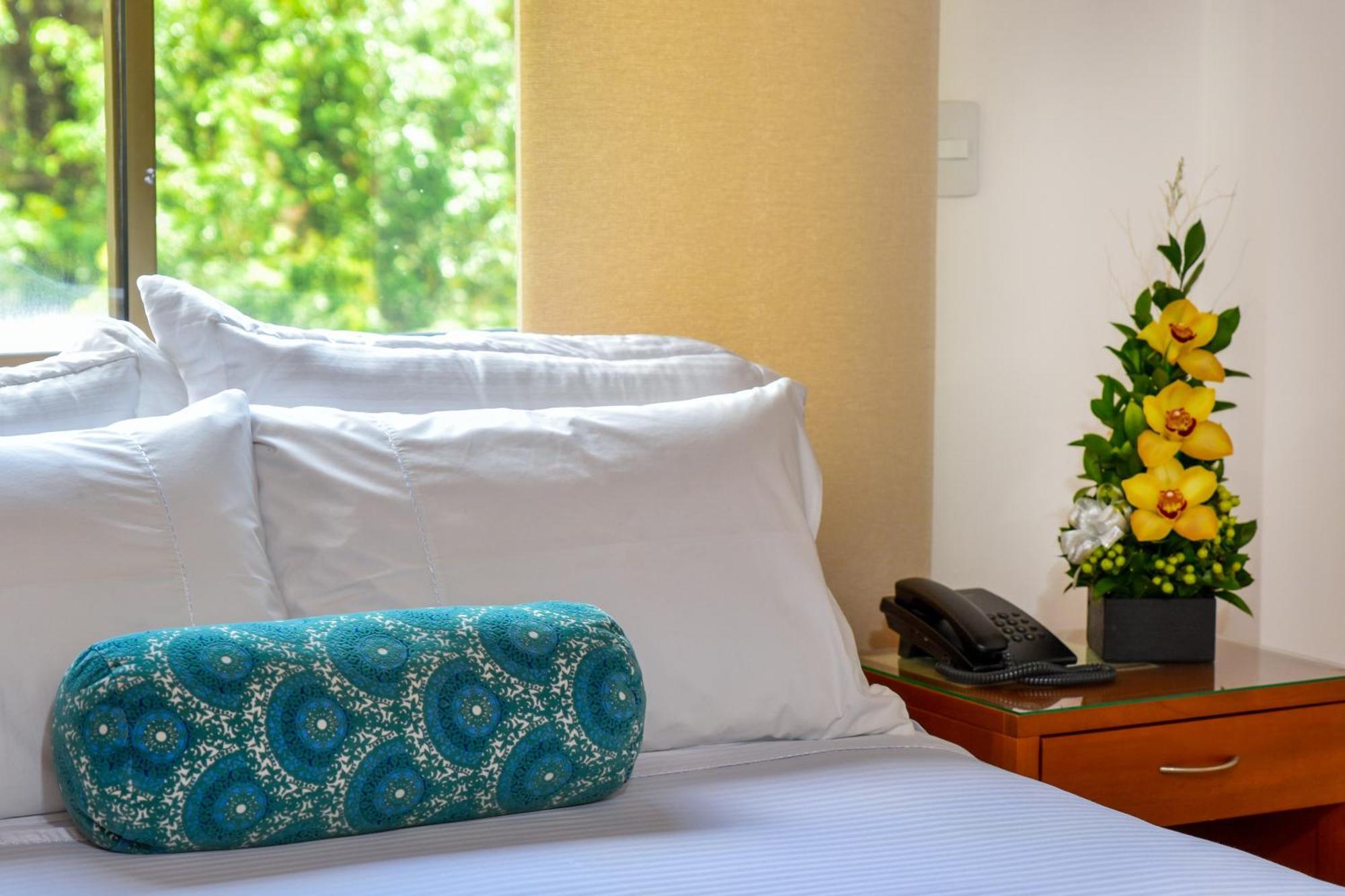 La Campana Hotel Boutique Медельин Экстерьер фото