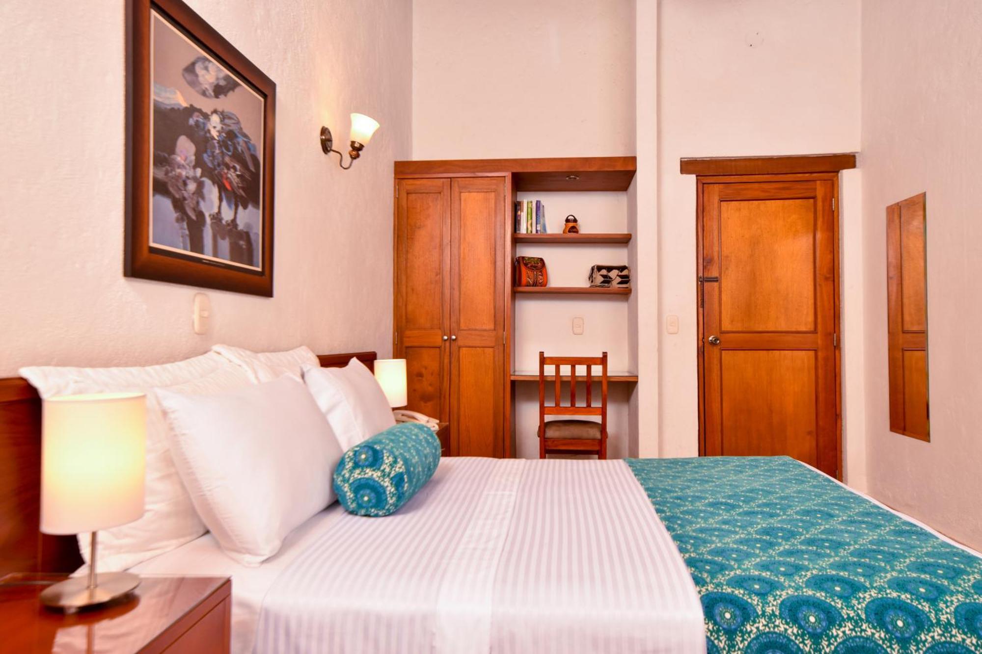 La Campana Hotel Boutique Медельин Экстерьер фото